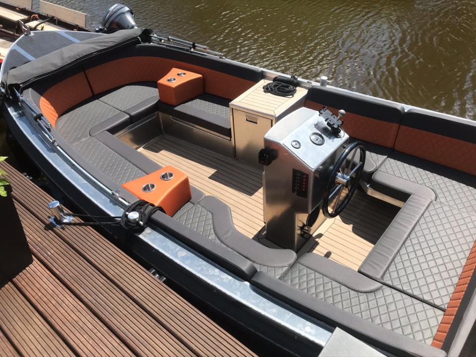 Bootje met leren bekleding
